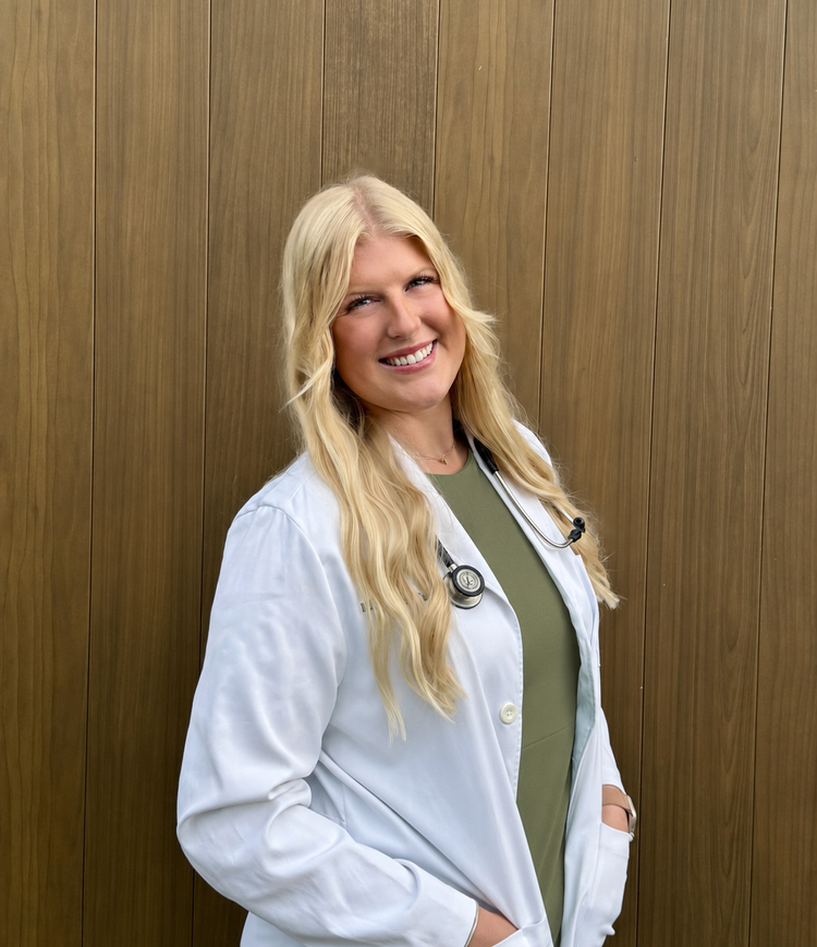 Dr. Mackenzie Swanson, naturopathic doctor and founder of Vine & Vessel Wellness